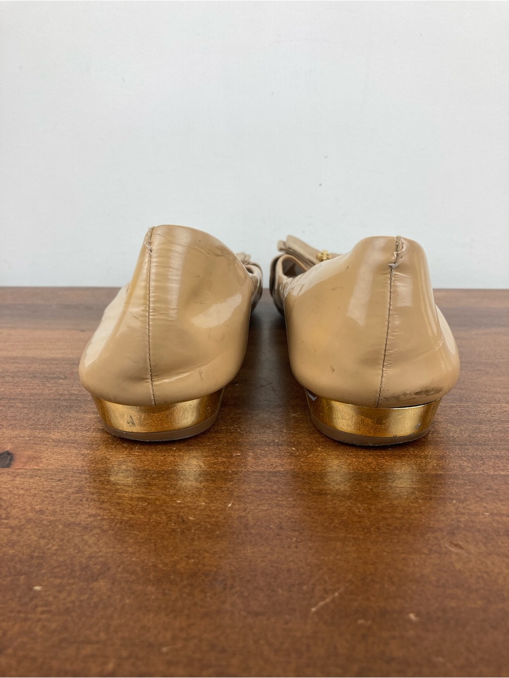 Tory Burch Trudy Open Toe Flats Patent Peep Toe Bow Gold Beige Women’s Size 11M. - Picture 6 of 15